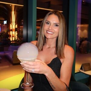 Meet your Posher, Rina